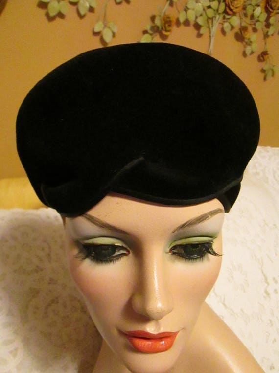 Vintage Ladies BLACK VELOUR HAT--- A Norman Durand