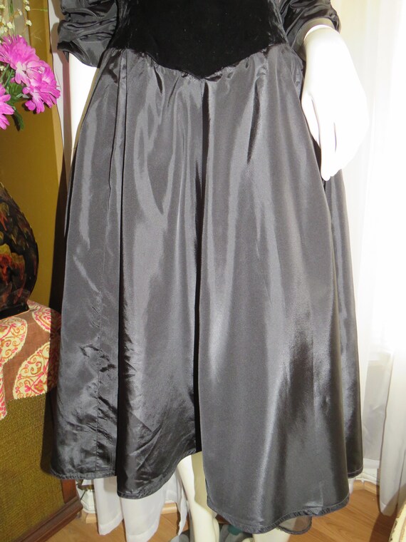 Vintage BLACK PUFFY Sleeve Big Skirt DRESS----No … - image 3