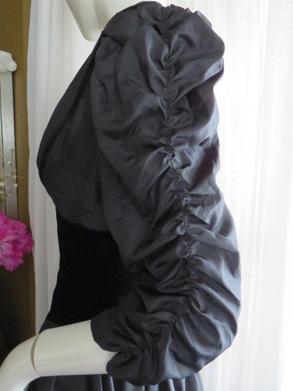 Vintage BLACK PUFFY Sleeve Big Skirt DRESS----No … - image 5