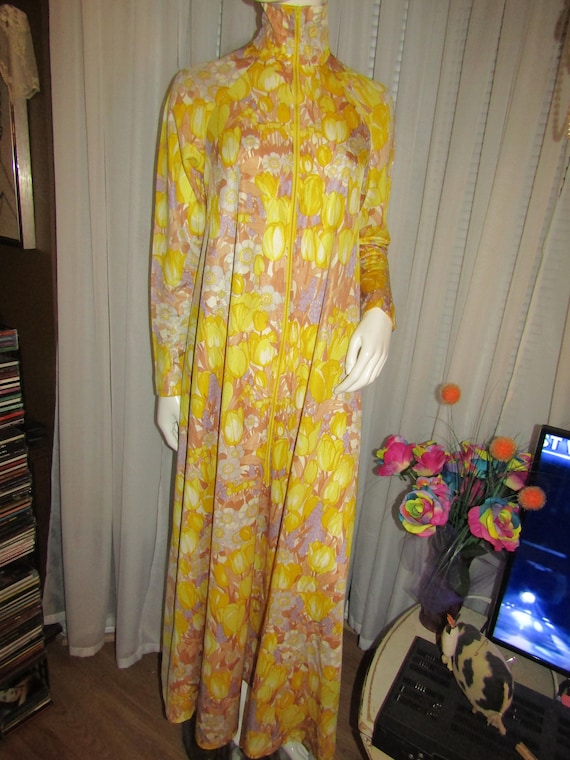 1960's Ladies Floor Length FLORAL LOUNGER By Bill