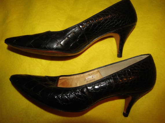1960's Black ALLIGATOR PUMPS By Pacelle/Saks Fifth