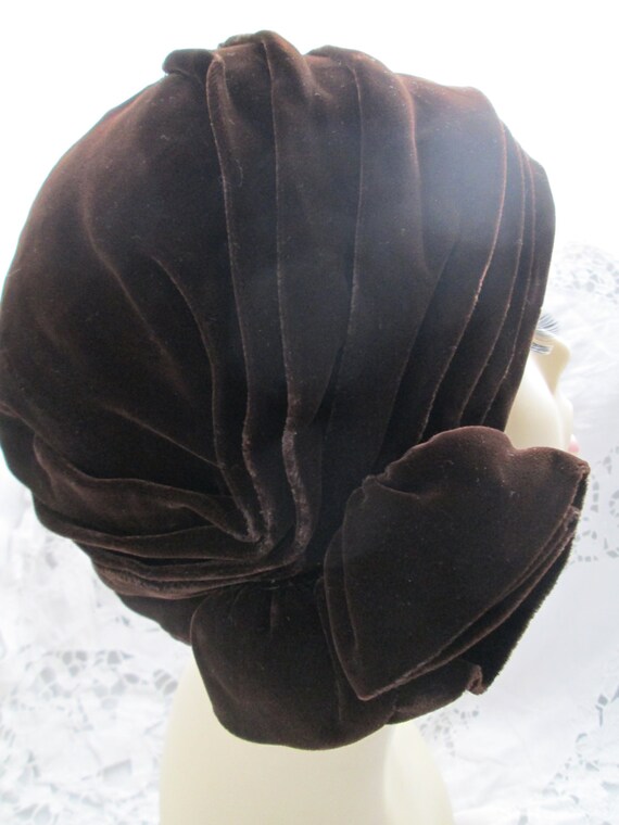 1950's GIMBELS's Lady's BROWN Velveteen Turban HAT - image 2
