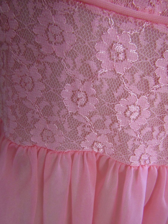 1950's/1960's Ladies PINK Nylon/LACE GOWN--- Size… - image 6