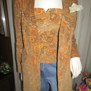 Chaqueta vintage de algodón con estampado abstracto en tonos bronce y top sin tirantes de Bill Blass Sport (talla 6)