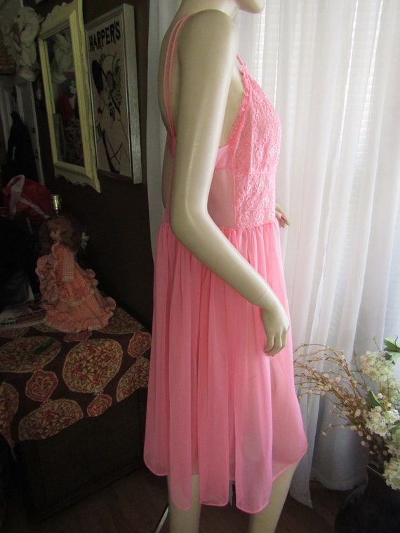 1950's/1960's Ladies PINK Nylon/LACE GOWN--- Size… - image 5