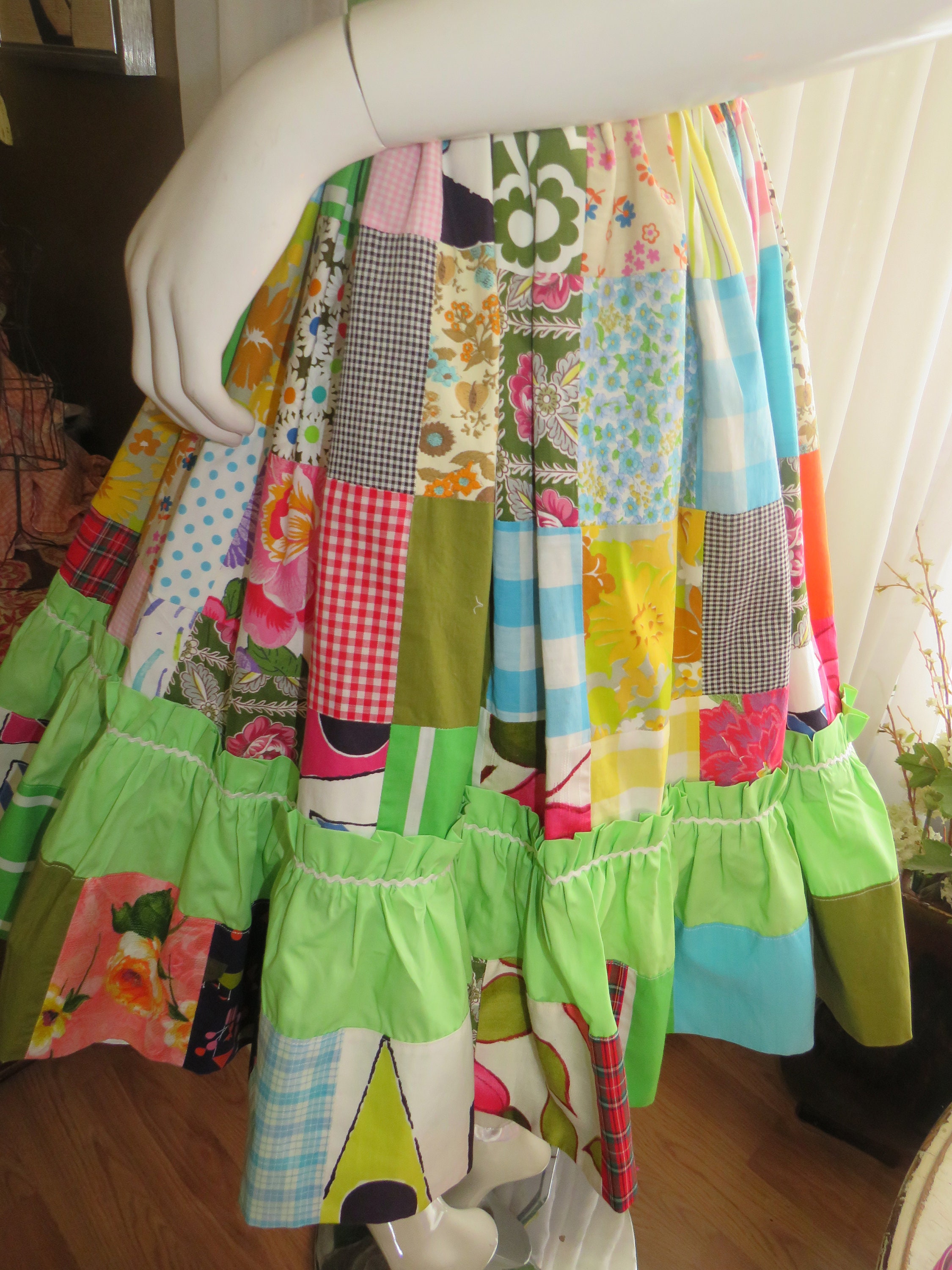 1960s' COLORFUL PATCHWORK Gathered Dress----no Label/size 1960s' COLORFUL PATCHWORK Gathered Dress----no Label/size