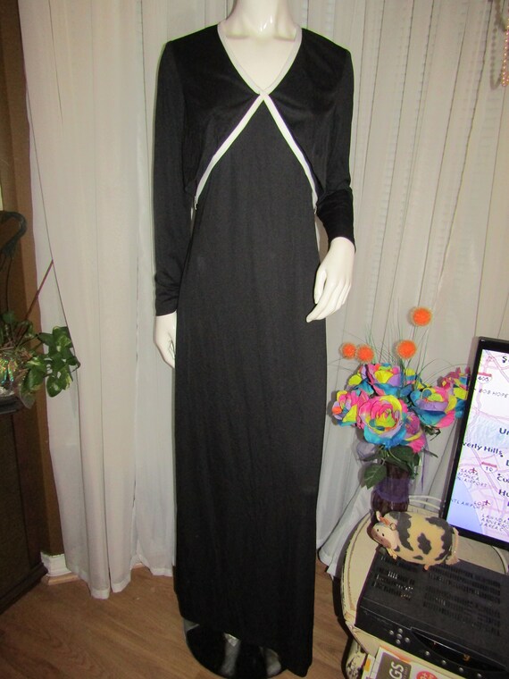 1960's/1970's Ladies Long Sleeve BLACK/WHITE DRES… - image 3