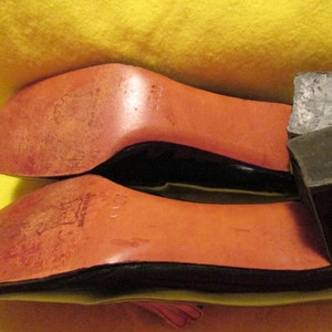 1960s' BLACK Chunk Heel PATENT PUMPS By Quality-CraftSize 6 1/2 image 4