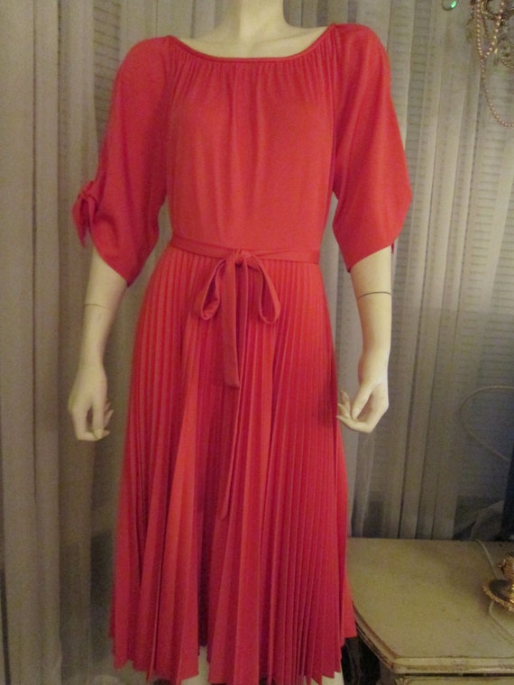1970s' RED Full Circle PLEATED Skirt DRESS---No La