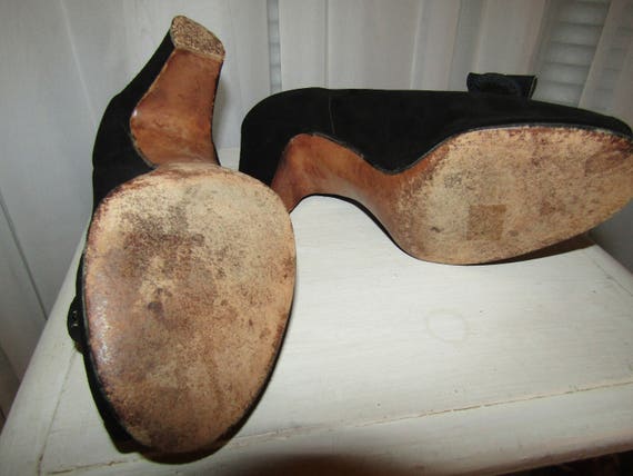 1940s' Ladies Peep BLACK SUEDE PUMPS by United St… - image 6