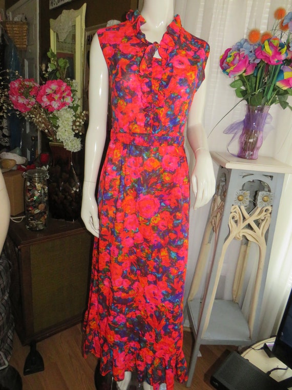 1960s'/1970s' Sleeveless BRIGHT FLORAL A-line Ank… - image 1