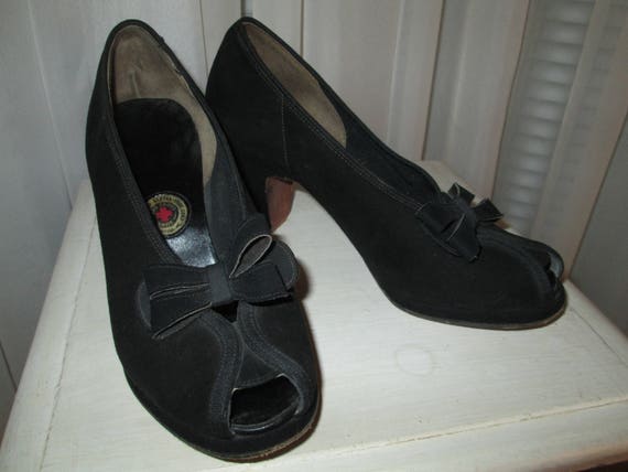 1940s' Ladies Peep BLACK SUEDE PUMPS by United St… - image 1