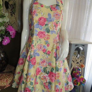 1980s&#39; Ladies FLORAL Halter Top Mini Bare Back DRESS By Positively ELLYN----Size 12