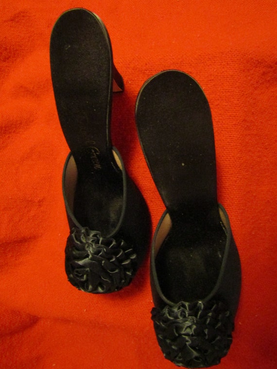 1950s' BLACK SATIN Curly Bow SLIPPERS by Daniel G… - image 4