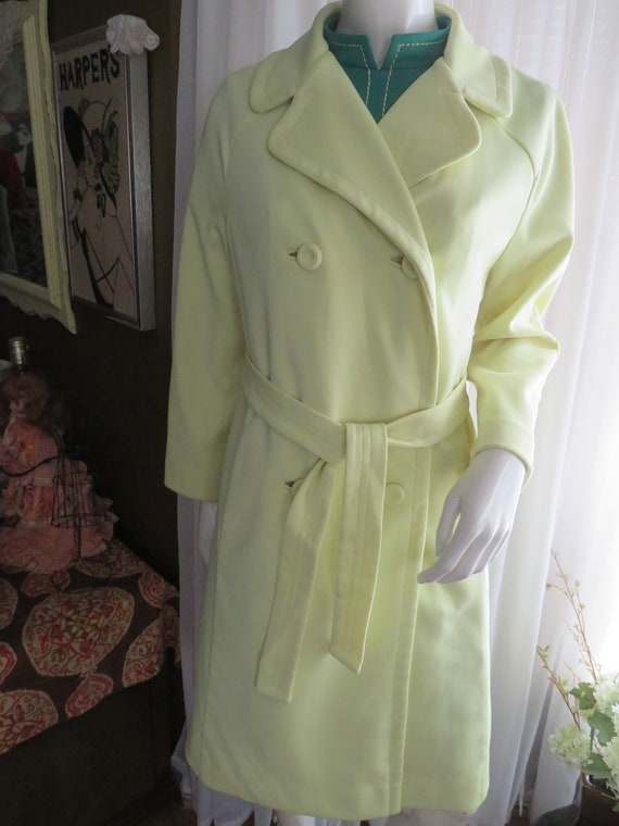 1960's/1970's "BANANA" YELLOW Belted Polyester COA