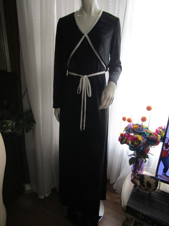 1960's/1970's Ladies Long Sleeve BLACK/WHITE DRES… - image 1