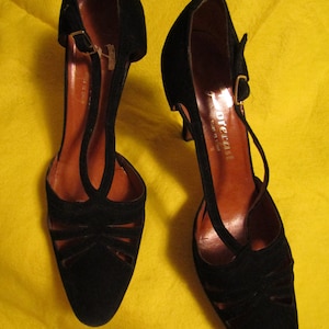1970s' BLACK SUEDE Side Out PUMPS by Forecast of Spain-- Size 8 1/2 B