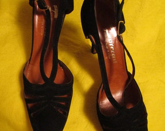 1970s' BLACK SUEDE Side Out PUMPS by Forecast of Spain-- Size 8 1/2 B