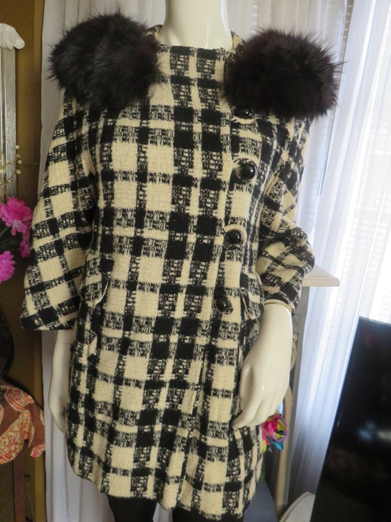 1960s' Ladies BLACK/WHITE Plaid COAT With Black F… - image 3