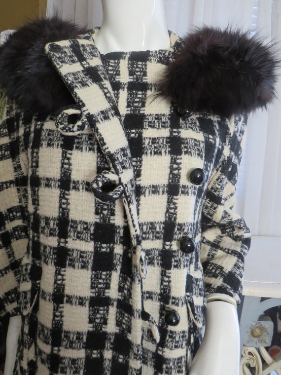 1960s' Ladies BLACK/WHITE Plaid COAT With Black F… - image 10