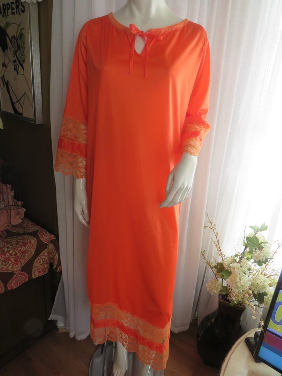 1960s'/1970s' Tangerine ORANGE Long Sleeve NIGHTG… - image 1