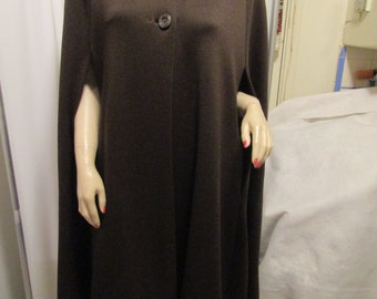 1970s' Ladies BROWN CAPE/COAT By Lilly of California----Size M