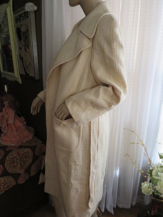 1960's Ladies CREAM Wool/Rayon Belted COAT By Hor… - image 4