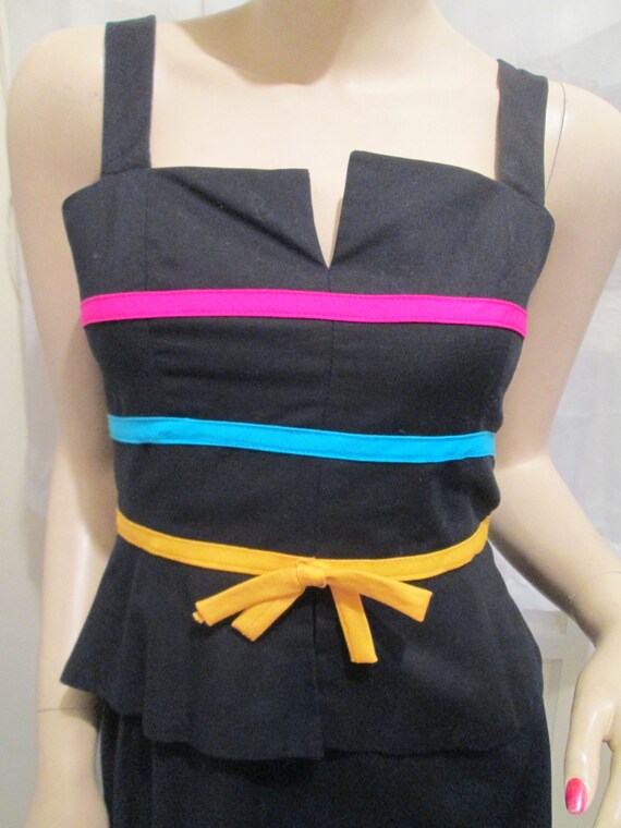 Vintage Sleeveless BLACK DRESS With RAINBOW Bust … - image 2