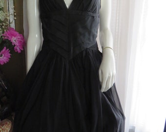 1980s'/1990s' Ladies BLACK Bubble/BALLON Skirt Cocktail DRESS By BeBe---Size M