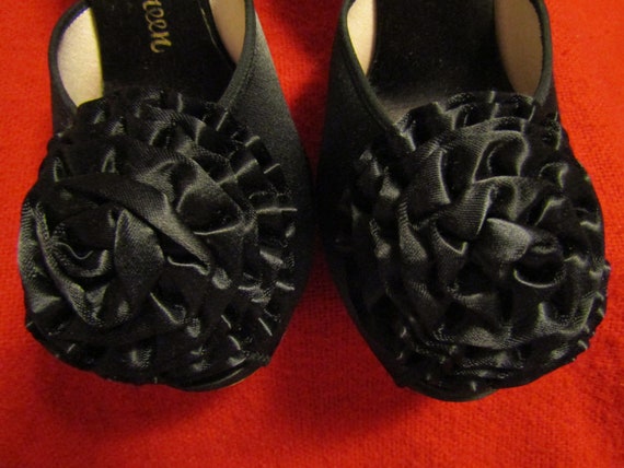 1950s' BLACK SATIN Curly Bow SLIPPERS by Daniel G… - image 2