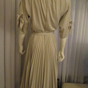 1970's TAN PLEATED Skirt DRESSNo Label/Size Tag image 3