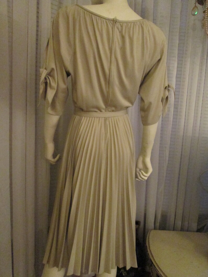 1970's TAN PLEATED Skirt DRESSNo Label/Size Tag image 3