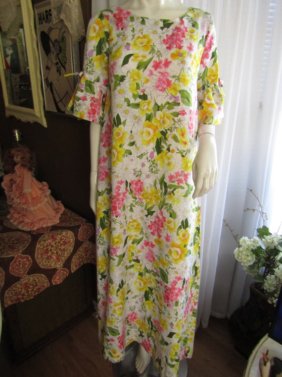 1960's Ladies FLORAL/TROPICAL DRESS By Reef/Hawai… - image 1