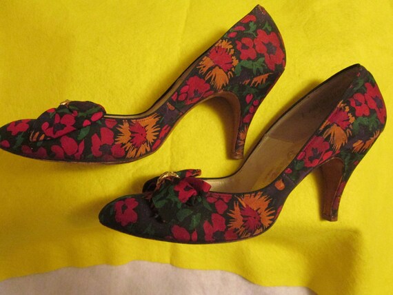 Vintage Ladies FLORAL PUMPS With Bow/Rhinestones … - image 1