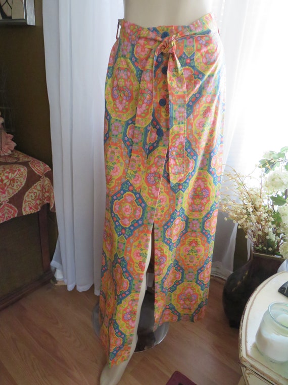1960's/1970's FLORAL A-Line Front Buttoned SKIRT … - image 1