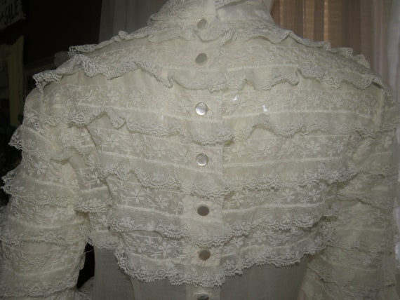 1950s' Off-WHITE Lace RUFFLED BLOUSE-----No Label… - image 3