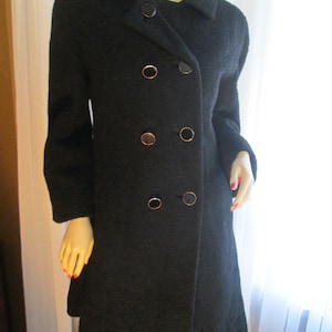 1960&#39;s Ladies BLACK WOOL Dolman Sleeve COAT With Back Belt and Pleat--No Label