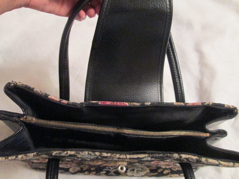 1960/'s Ladies Large Floral TAPESTRY Style HANDBAG------ No Label