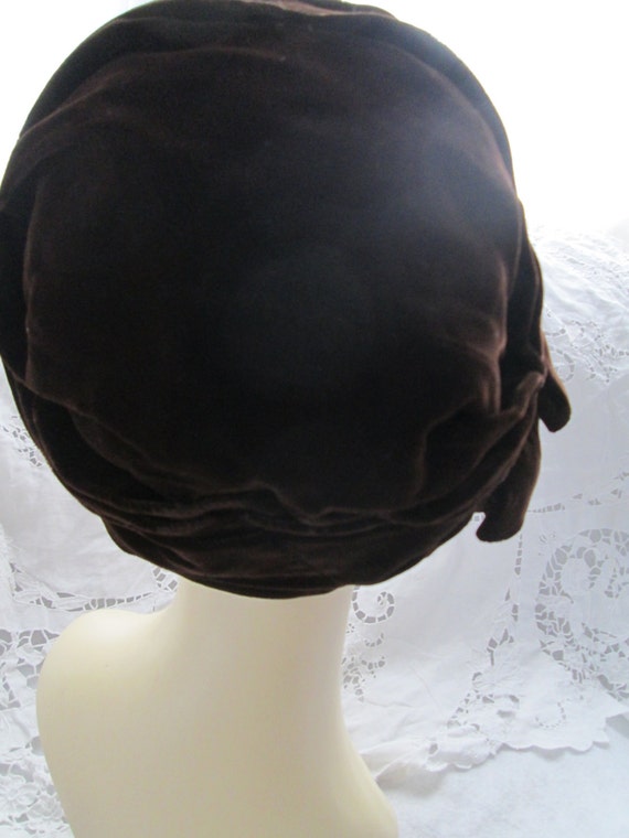 1950's GIMBELS's Lady's BROWN Velveteen Turban HAT - image 5