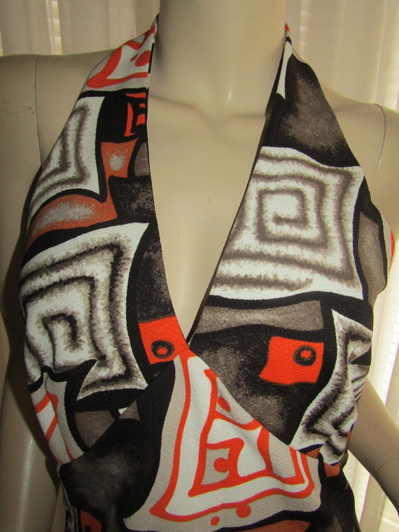 1970's Ladies Deep V-Neck Colorful GEOMETRIC HALT… - image 2