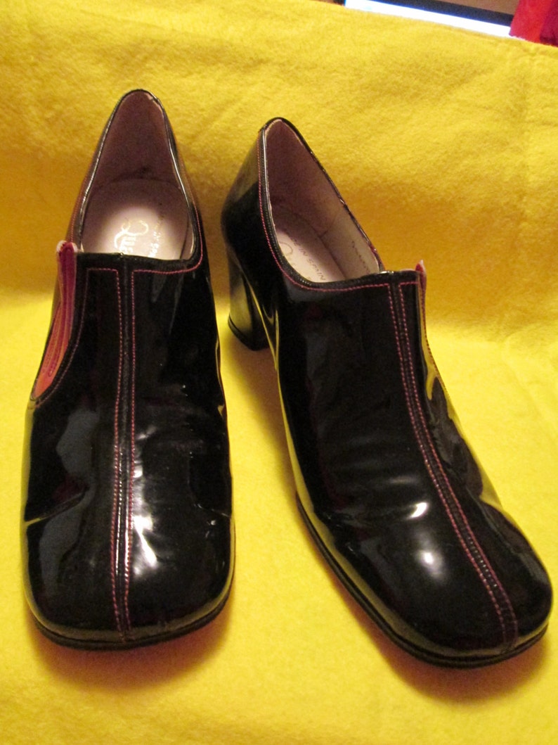 1960s' BLACK Chunk Heel PATENT PUMPS By Quality-CraftSize 6 1/2 image 2