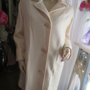 1960s CREAM Textured Print WOOL Above Knee COAT----No Label Or Size Tag