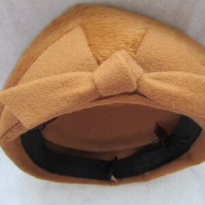 1960&#39;s Ladies Dark Camel HEAD TOPPER HAT With Front Bow by Duchess of Italy