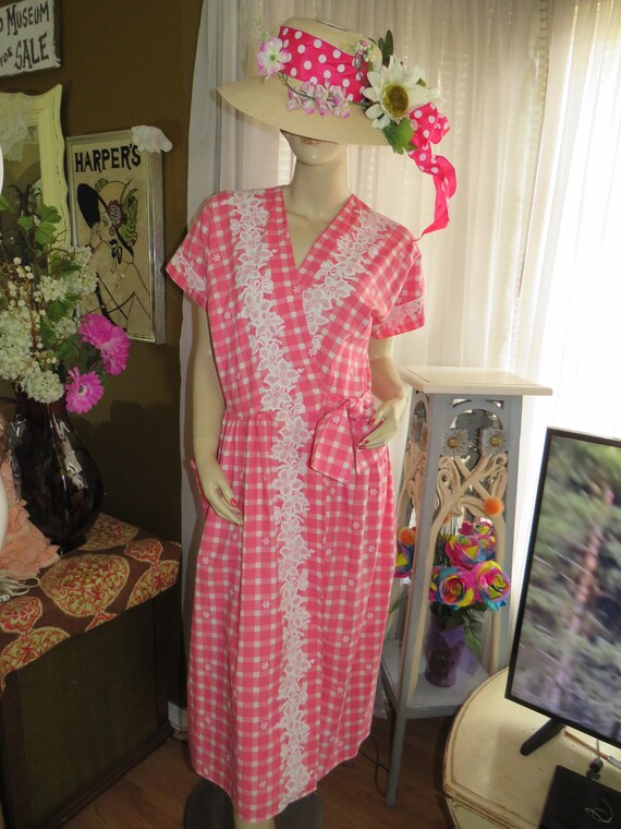 1950s' Ladies Pinks And White FLORAL/CHECKERED Wr… - image 1