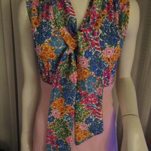 1960&#39;s Ladies Sleeveless FLORAL Bodice/Lt PINK Skirt Bottom DRESS By Julie Miller---No Size Tag