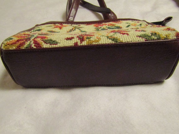 1950's Ladies BROWN Vinyl Floral TAPESTRY HANDBAG… - image 4