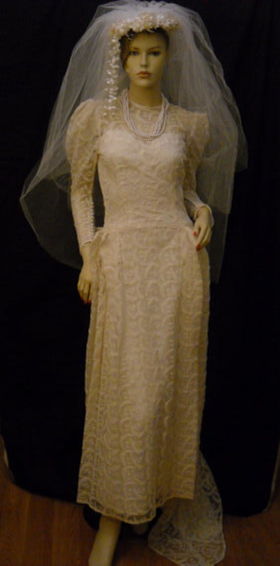 1920's/1930's WHITE Lace WEDDING DRESS---No Size O