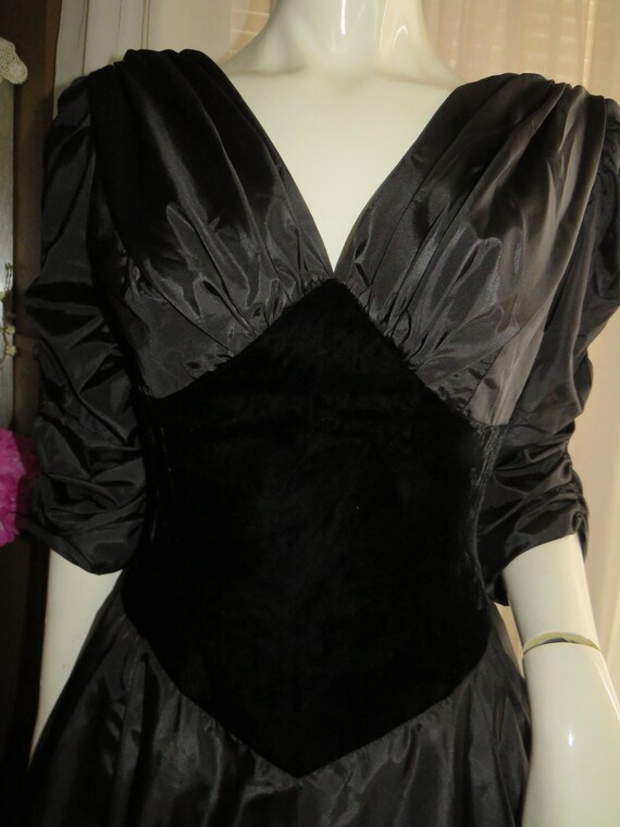 Vintage BLACK PUFFY Sleeve Big Skirt DRESS----No … - image 2