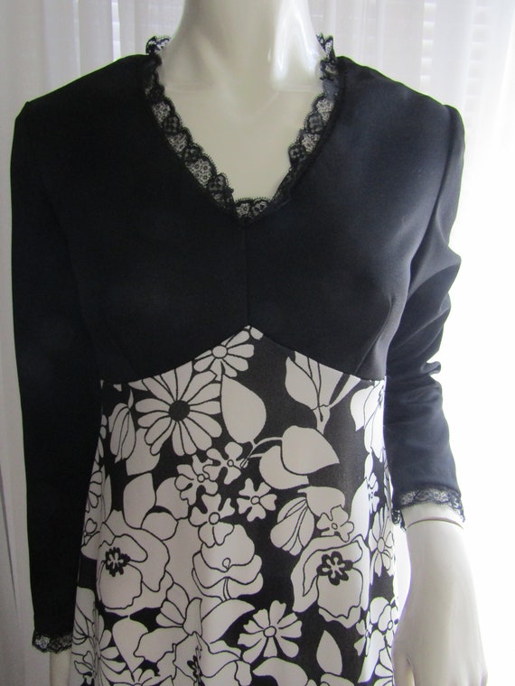 1960's or 70's Ladies Long Sleeve BLACK Bodice DR… - image 2