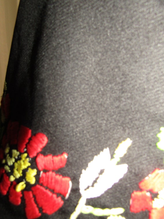 1960s'/1970s' BLACK/Stitched Floral Decor DRESS--… - image 8